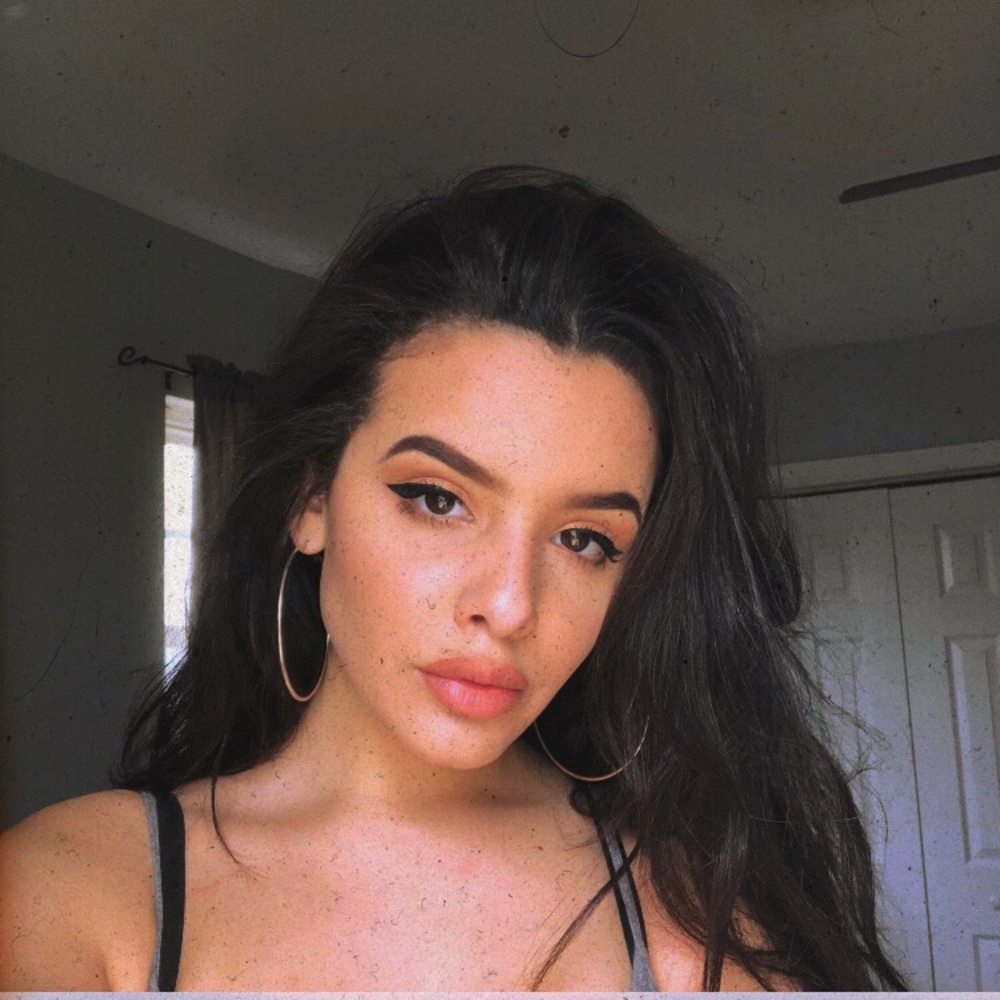 Meet your Posher, Alissa